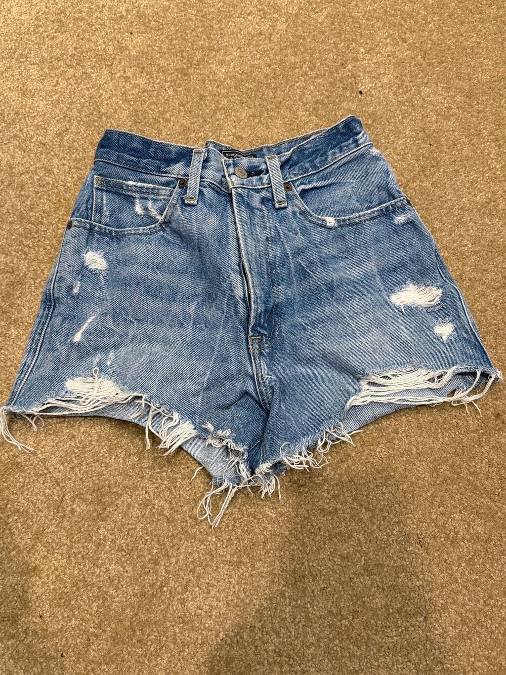 Women’s Abercrombie And Fitch Natural Rise Cutoff Short Size 0/25